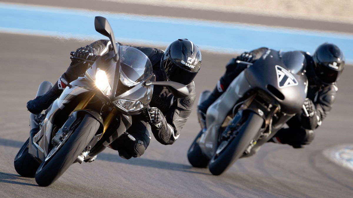 Daytona_Moto2_765-Dynamic_with_Moto2_Prototype 1200